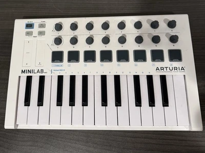 Teclado controlador Arturia MiniLab MKII MIDI de 25 teclas blanco - sin cable de alimentación Foto 1 de 4