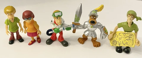 Shaggy/Scooby Doo Figures Lot Of 5 /Ghostbuster/Pirate/Knight/ Hanna Barbera Cover