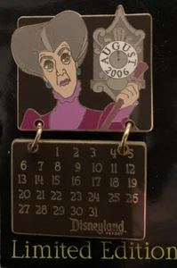 Disneyland Resort Calendario Agosto Lady Tremaine Cenerentola Matrigna Disney Spilla - Foto 1 di 1