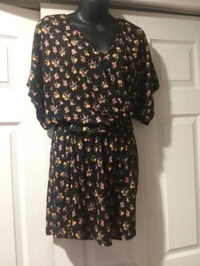 Women’s Junior romper Boutique Story Teller Size XLarge - Picture 1 of 6