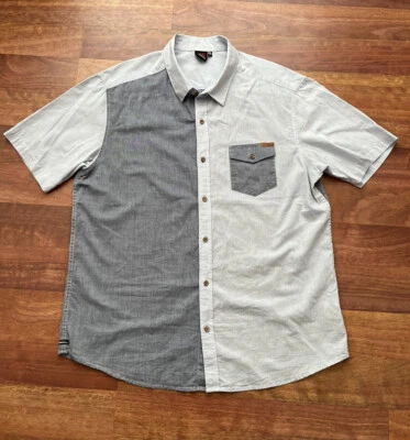 Camisa Quiksilver Abotonada Talla XXL Mangas Cortas Azul Claro y Azul Denim Color Foto 1 de 4