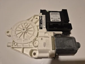AUDI A3 8p PASSENGER FRONT WINDOW MOTOR 8P0959802H - Picture 1 of 3