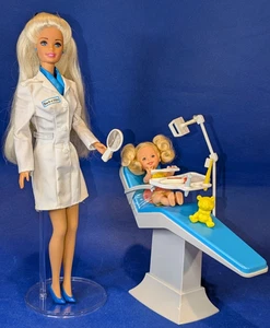 Mattel 1997 - Barbie Dentist Doll Set w Patient Kelly Doll - Excellent Condition - Picture 1 of 21