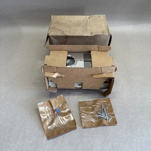 Vintage HONEYWELL CHRONOTHERM THERMOSTAT T8085A1004 24v AC Hands CLOCK NEW NOS - Picture 1 of 7