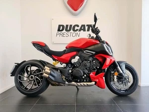 2025 Ducati Diavel V4 Red 700 Miles | £339 Dep & £339 pcm - Picture 1 of 16