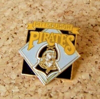 1988 tm Pittsburgh Pirates logo pin, poorer quality older lapel pin - Image 1 of 3