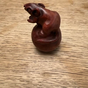 Netsuke Mouse On Ball Boxwood Unsigned - Picture 1 of 5