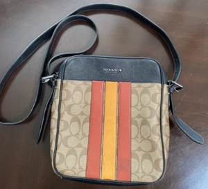 Coach CB907 Herren Hudson Crossbody 21 Tasche Signature Varsity Stripe - Bild 1 von 6