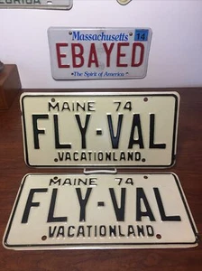 Maine Vanity Nummernschild Fly-Val 1974 Jahr Basis Vacationland passendes Paar Set  - Bild 1 von 8