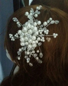 Handmade bridal pearl and glass bridal headpiece fascinator - Picture 1 of 3