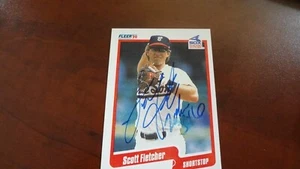 1990 FLEER SCOTT FLETCHER AUTOGRAPHED BASEBALL CARD - Picture 1 of 2