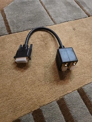 Startech.com 1 Ft Dvi-i Analog To 2x Vga Video Splitter Cable - Dvi-H - Image 1 of 3