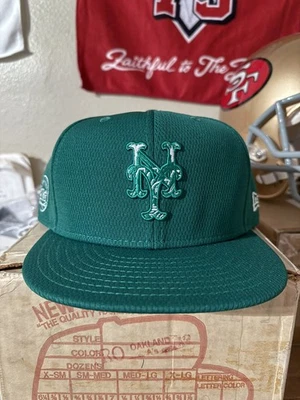 New Era 59FIFTY New York Mets St Patrick’s Day Green Hat Size 7 5/8 MLB On Field - Image 1 of 4