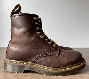 Dr. Doc Martens 11822 The ORIGINALE Brown AirWair - Uomo Taglia 7 Donna 8 - Foto 1 di 10