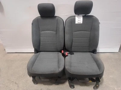 Manual Black Cloth Front Seats from 2023 Ram 1500 Ext Cab [17K miles] 12521047 - Imagem 1 de 4