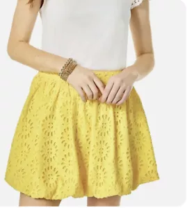 Lilly Pulitzer Mini Leah Skirt Resort Yellow Pinwheel Eyelet Women’s Size 12 NWT - Picture 1 of 7