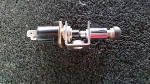 76 1980 Rolls Royce Silver SHADOW WRAITH GLOVE COMPARTMENT light switch UB32562 - Bild 1 von 3