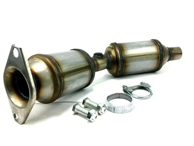 Toyota Prius, Prius+ 2009-2015 1.8 Catalytic converter with oxygen sensor & Kit  - Image 1 of 3