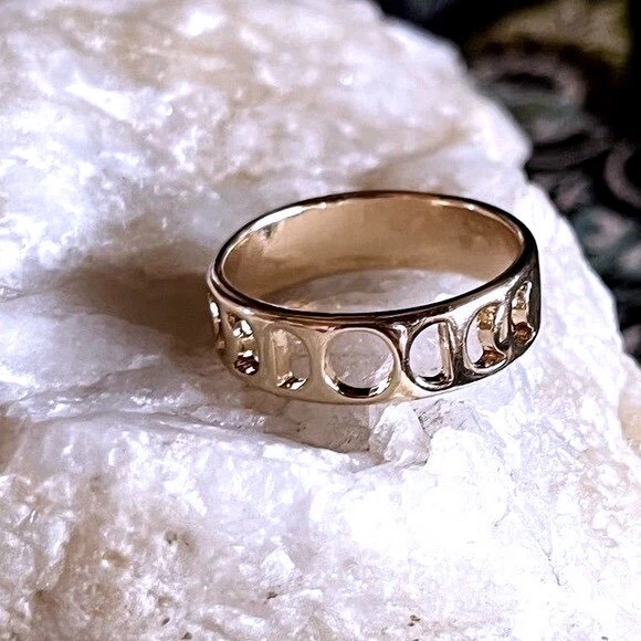 New Gold Moon Lunar Phase Band Ring-4 mm Width-Celestial-Boho-Gift-Zodiac-Size 7 - Image 1 of 4