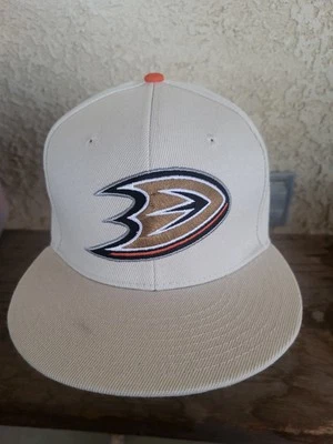 Anaheim Ducks NHL San Manuel Nativo Americano Gorra Trasera a Presión Foto 1 de 4