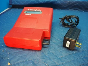 HemoCue B-Hämoglobin Photometer System Blutanalysegerät mit Ladegerät & Garantie - Bild 1 von 2