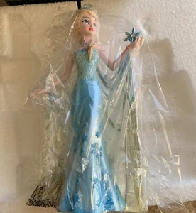 NEU ENESCO DISNEY SHOWCASE COLLECTION 4045446 ELSA FIGUR MIT SCHNEEFLOCKE - Bild 1 von 16