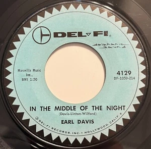 EARL DAVIS - In The Middle Of The Night / Walk With Me 45 1960 RockNRoll VG - Imagen 1 de 2