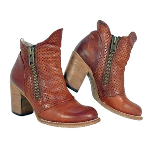 FREEBIRD by STEVEN Bowie $275 Rust Leather Ankle Boots Heeled Booties 7 - Picture 1 of 8