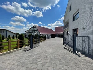 Bauernhof - Vierseit-Gutshof - Pferdehof / Gestüt - Mit PV refinanzierbar - Bild 1 von 17