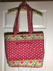 Neu ohne Etikett "MaggieB" Beuteltasche rot pink grün Country französische Blumen gesteppt Knebelverschluss - Bild 1 von 4