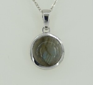 6,0 Carat irrisierender Labradorit Anhänger 925 Silber Collier Kette Edelstein