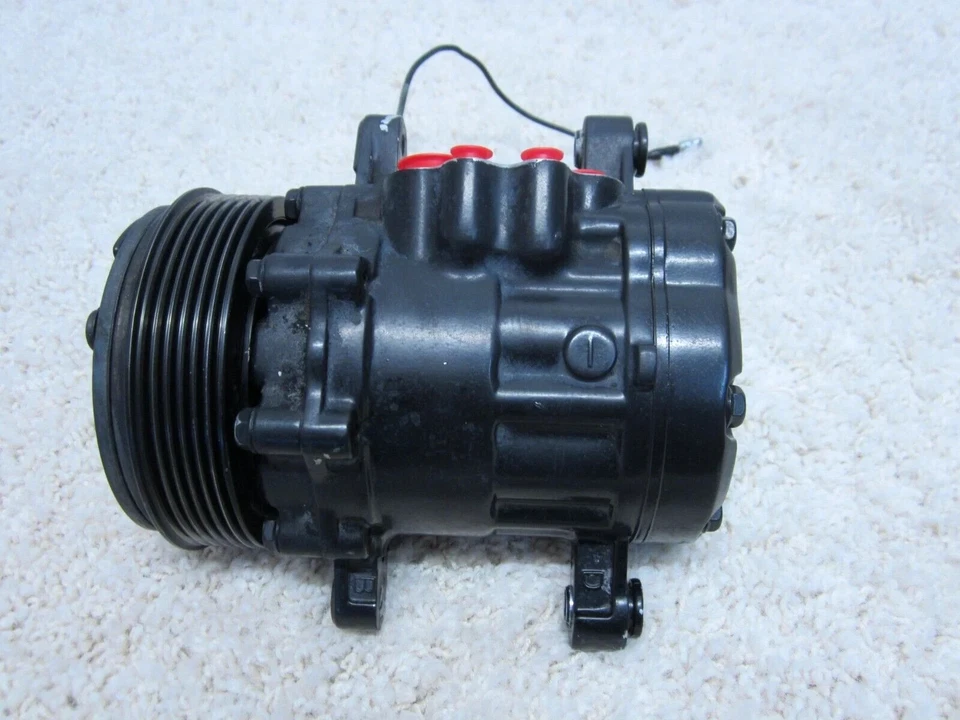 CHEVROLET TRACKER / PONTIAC SUNRUNNER 1.6L / 4CYL ENGINE AC COMPRESSOR #3C-7 - Image 1 of 4