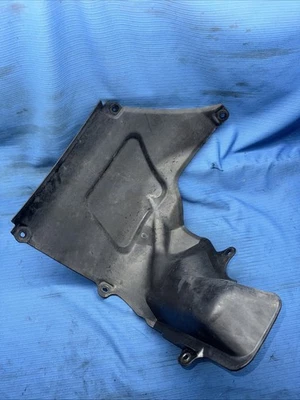 01-05 Lexus IS300 Guardabarros Trasero Forro Driver LH Protector contra Salpicaduras Protector de Cuello de Combustible Fabricante de Equipo Original Foto 1 de 4