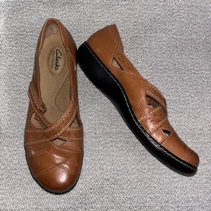 Clarks Spin Q brown leather adjustable closed toe Mary Jane shoes size 9 - Picture 1 of 9