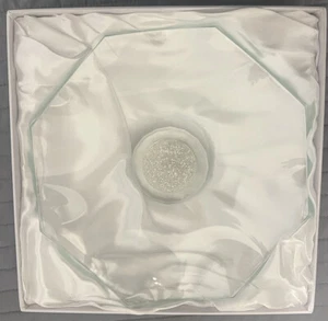 Decorative Bowl. Oleg Cassini Signed 10" Diamond Bowl. In Box. - Picture 1 of 4