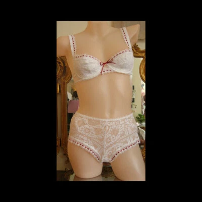 Pantalones Cortos Profundos Lejaby Florence Blanco FLoral Encaje Con Detalle de Cinta Roja 3164/03 Foto 1 de 4