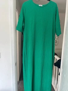 BEAUTIFUL PLUS SIZE 24 MAXI DRESS NWOT - Picture 1 of 3