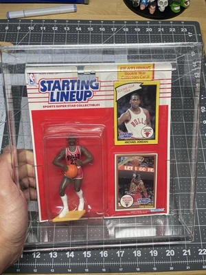 1990 NBA Starting Lineup Michael Jordan Chicago Bulls Action Figure W/ Protector - Image 1 of 4