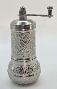 Turkish Pepper Spice Grinder, about 4.5 in tall - Picture 1 of 6
