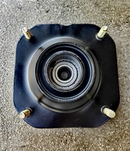 PAIR OF MAZDA RX4 929 SEDAN COUPE RX7 SA22C 80-85 SUSPENSION STRUT TOP MOUNT - Picture 1 of 2