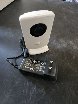 2GIG CAM-HD100 Indoor HD Camera With Night Vision with Adapter - Image 1 of 4