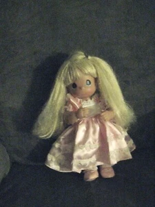 2007 PRECIOUS MOMENTS VINYL DOLL PINK DRESS AND SHOES CUTE - Picture 1 of 2