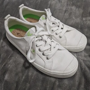 Cariuma Unisex OCA Low White Canvas Comfort Sneaker Women’s 8.5 Men’s 7 - Bild 1 von 9