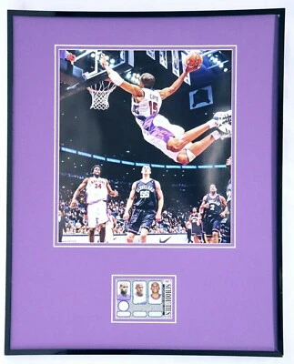 Vince Carter 16x20 Framed Game Used Jersey & Photo Display Toronto Raptors - Image 1 of 2
