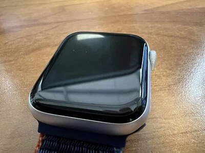 Apple Watch Serie 6 GPS + Cellular 44mm. + Cinturino bianco in silicone - Immagine 1 di 4