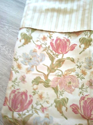 Avanti  floral  Shower Curtain Towel (s) washcloth (s) hand towels 7 pc. set - Image 1 of 4