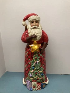 Jim Shore Weihnachtsmann mit Baum hält beleuchteten LED Stern 20" Heartwood Creek 6005915 - Bild 1 von 16