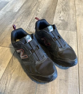 New Balance Schuhe 412 v3 All Terrain Running Herren Größe 13 schwarz rot Slipper - Bild 1 von 7