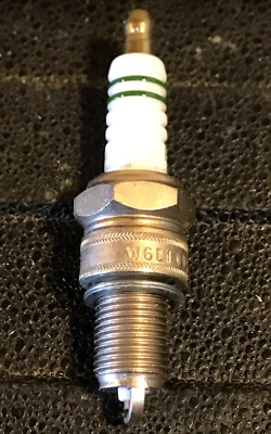 Bosch Super Bujía (4) - W6D1 / W215T30 - Para BMW R80R, R100R y más Foto 1 de 4