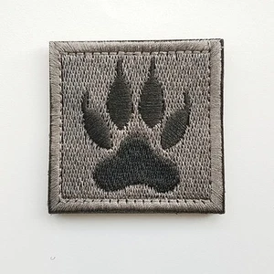 WOLF TRACKER PAW USA ARMY MILITARY TACTICAL BADGE ACU GRAY HOOK PATCH - Picture 1 of 3